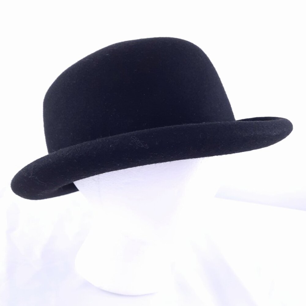 Medium unique Black Hat approx. size 21"